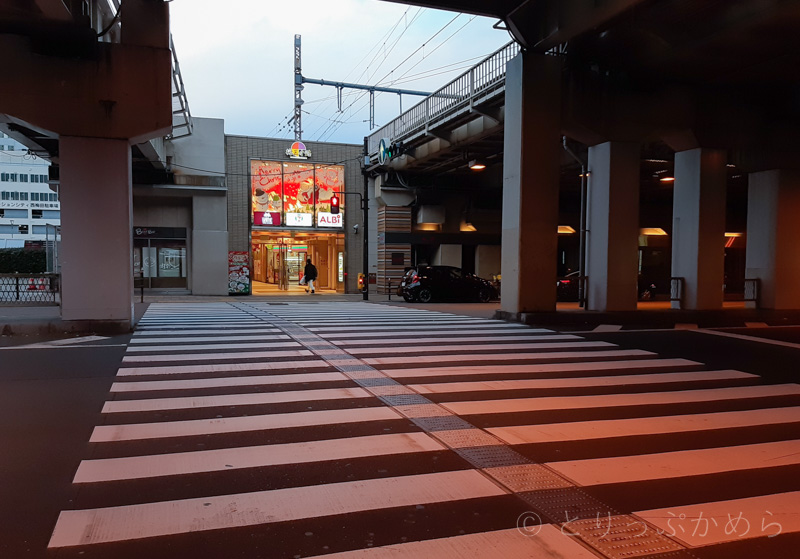 大阪駅のALBi